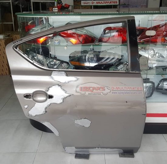 PUERTA ORIGINAL NISSAN VERSA